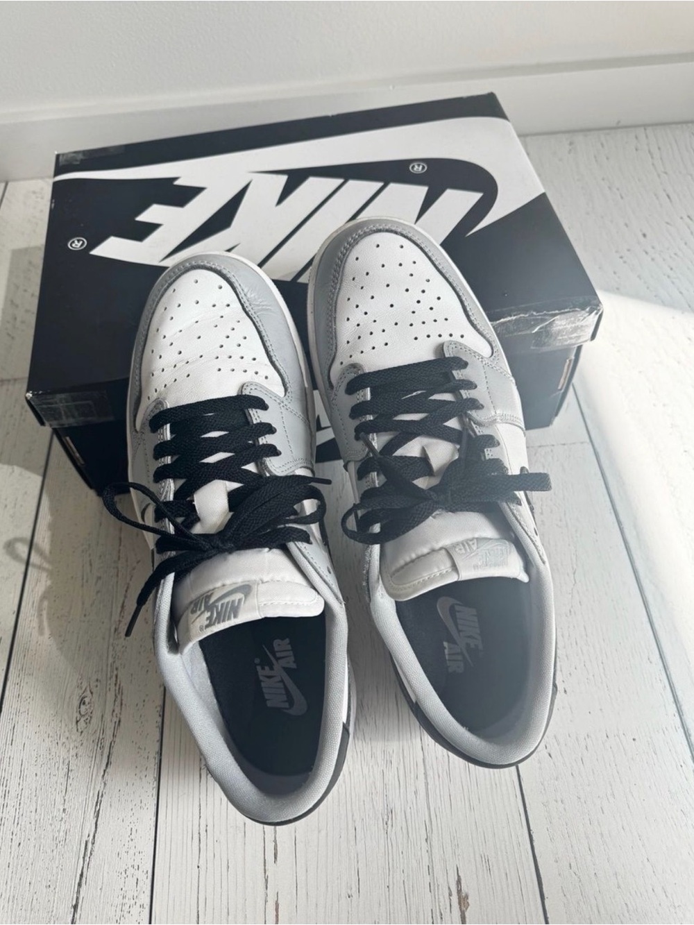 Air Jordan 1 Low OG - Wolf Grey and White - Picture 7 of 7